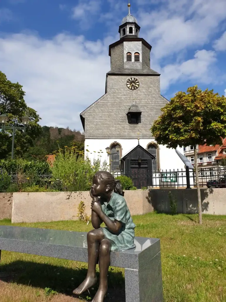 St. Antonius Kirche Bad Grund - Ansicht vom Quisisana Platz